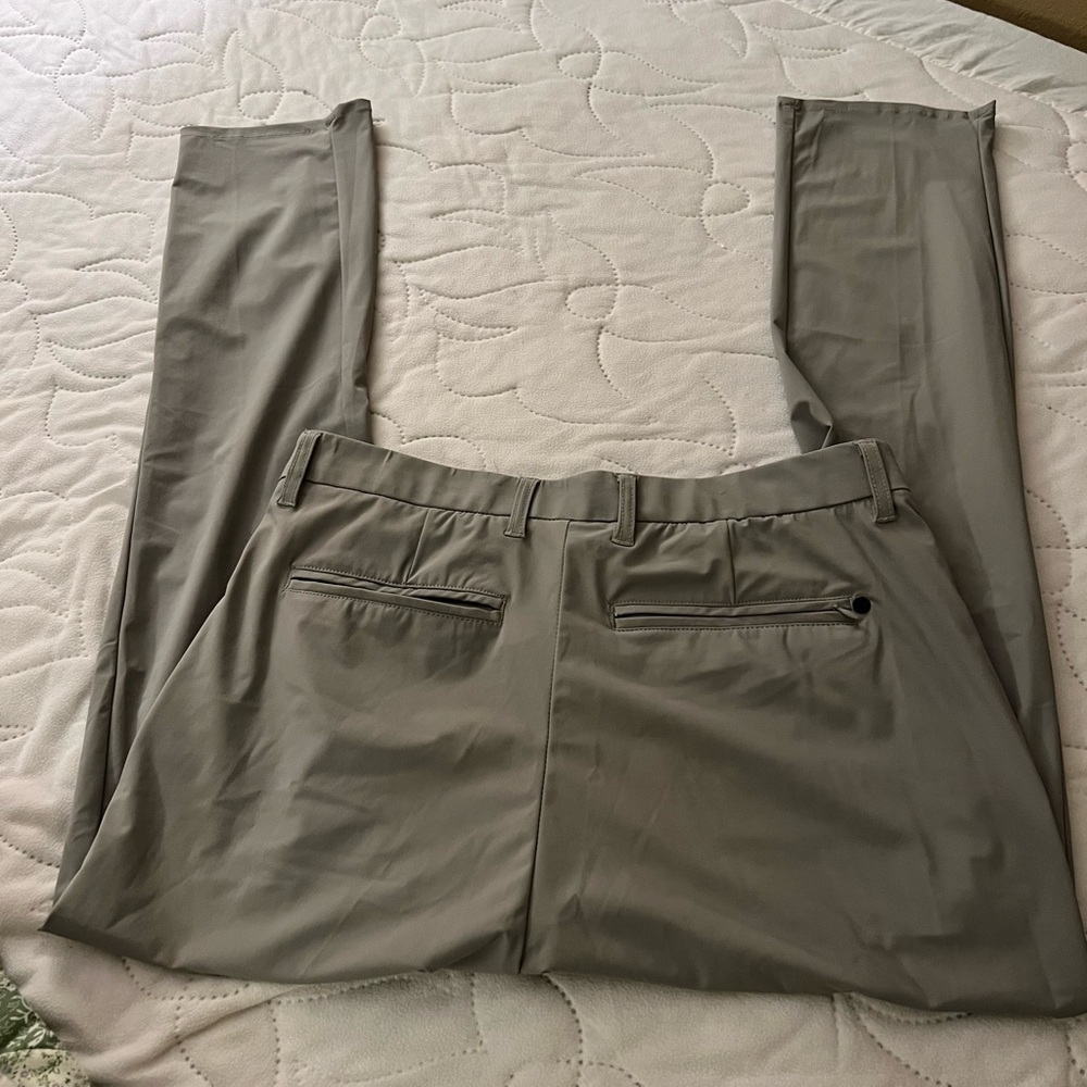 Kenneth Cole Men's Light Gray Golf Pants-34Wx30L- very good condition - Picture 5 of 7